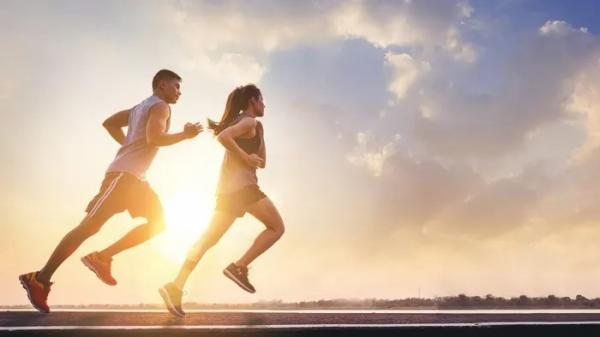 Làm gì để tránh tình trạng ngưng tim khi chạy bộ?