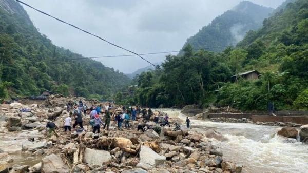 300 người tham gia tìm kiếm người mất tích, khắc phục hậu quả mưa lũ tại Lào Cai