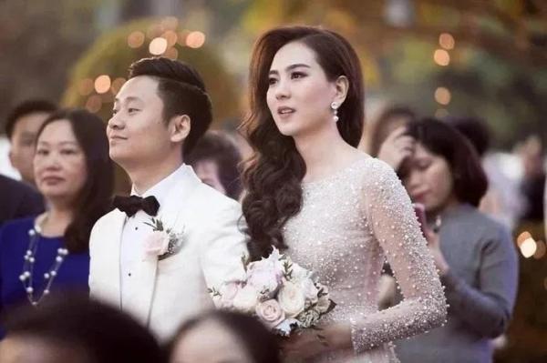 MC Mai Ngọc: Nhan sắc hơn cả hoa hậu vẫn ly hôn chồng sau 17 năm