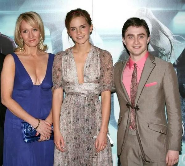Daniel Radcliffe cảm thấy rất buồn trước tuyên bố “không tha thứ” của J.K. Rowling
