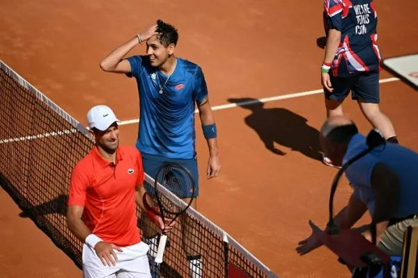Novak Djokovic “check não” trước thềm Pháp mở rộng