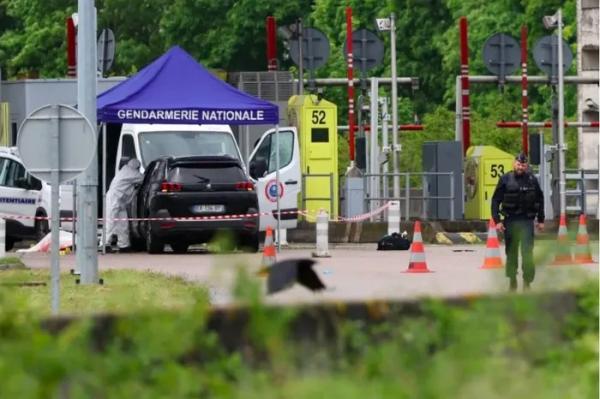 Pháp truy lùng nhóm đột kích xe chở tù nhân, giết chết 2 quản ngục