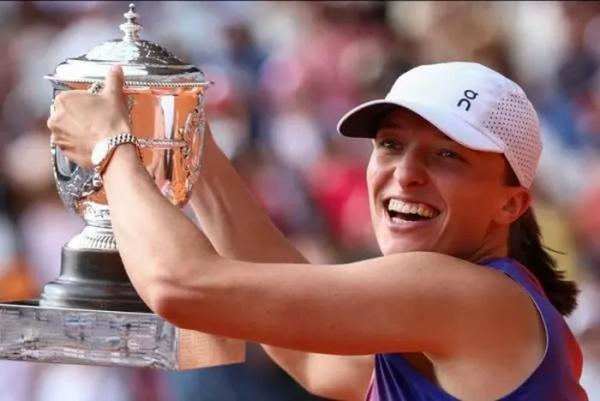 Vô địch Roland Garros: Swiatek xứng danh “Nữ hoàng sân đất nện”