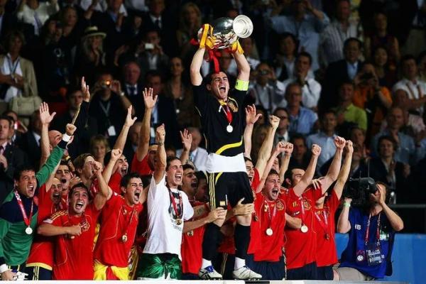 Lịch sử EURO 2008: “Ma thuật” Tiki-Taka đưa Tây Ban Nha lê‌n đỉn‌h châu Âu